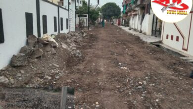 Photo of काकडदाती ग्रामपंचायतीच्या हद्दीतील गोविंद नगर येथे चालु असलेल्या ‘निकृष्ट दर्जाच्या रस्त्याच्या कामाची चौकशी करा’