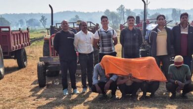 Photo of पैनगंगा नदीपात्रातून अवैध रेती उत्खनन करुन ट्रॅक्टरव्दारे रेती चोरी करणारे चार ट्रॅक्टर वर कारवाई एकूण १६लाख२४ हजाराचा मुददेमाल जप्त; स्थानिक गुन्हे शाखा यवतमाळ यांची मोठी कारवाई!