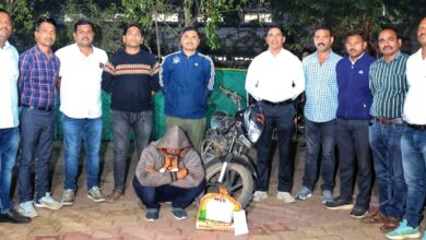 Photo of गांजा अंमली पदार्थ विक्री करणा-या दोन इसमांवर स्थानिक गुन्हे शाखा यवतमाळ यांची NDPS कायद्या अंतर्गत कारवाई;एकूण, 78,300/- रु मुददेमाल जप्त