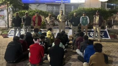 Photo of पुसद शहरात ‘थर्टी फर्स्ट’ते नववर्षाच्या स्वागताच्या वेळी विस टवाळखोरांवर कारवाई; शहर पोलिसांची धडक मोहीम!