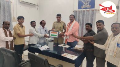 Photo of सहाय्यक पोलीस अधीक्षक हर्षवर्धन बि.जे.यांचा महाराष्ट्र पोलीस स्थापना दिनानिमित्त माणुसकीची भिंत सोशल फाउंडेशन पुसदच्या वतीने सत्कार…