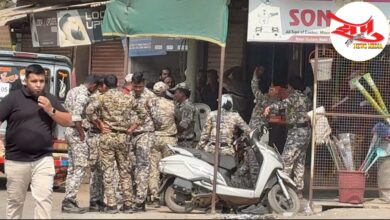 Photo of पुसद शहरात दहशतवाद विरोधी पथकांची मध्यरात्रीपासून १३ ठिकाणी छापेमारी!तरुणांचे ‘ब्रेनवॉशिंग’ करणाऱ्यांचा डाव उधळला!