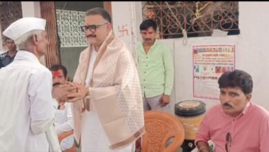 Photo of पुसद तालुक्यातील मारवाडी खुर्द येथे सामाजिक कार्यकर्ते मनीष भाऊ शाह यांचा जाहीर सत्कर!